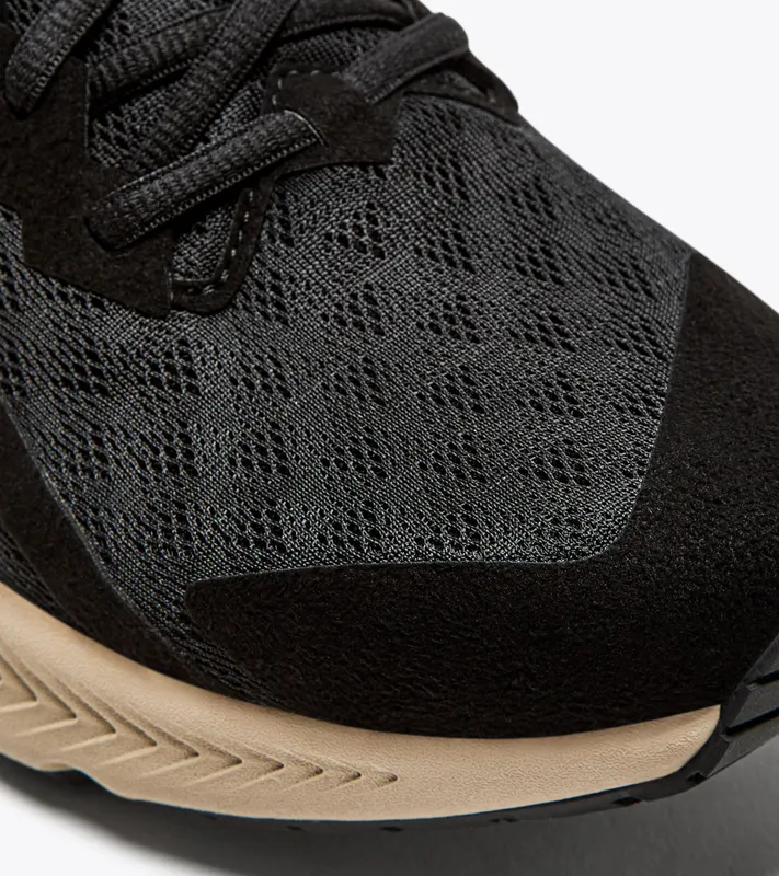 Diadora Mythos Blushield Volo Hip 3 Black / Doeskin (101.179089_D0481)