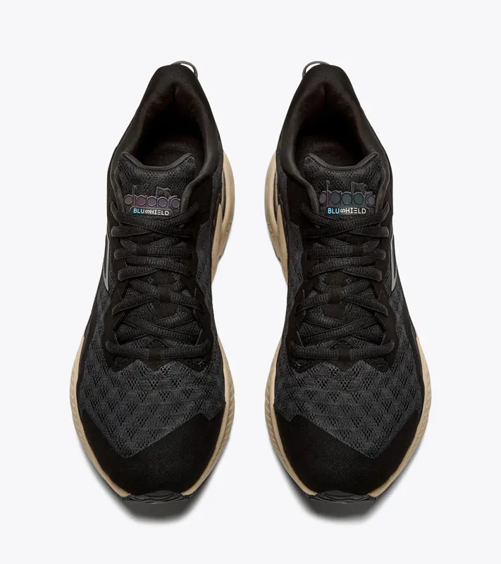 Diadora Mythos Blushield Volo Hip 3 Black / Doeskin (101.179089_D0481)