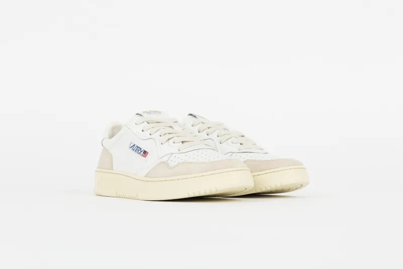 Autry Medalist Low LS33 “White/Sail ” (AUL-LS33-WHT-WHT)