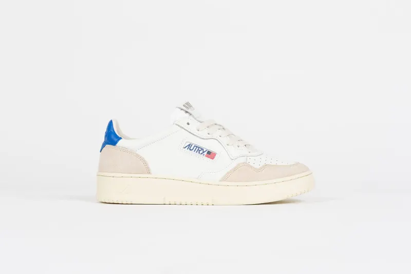 Autry Medalist Low LS49 “White/Sail / Blue” (AUL-LS49-WHT-PBLU)