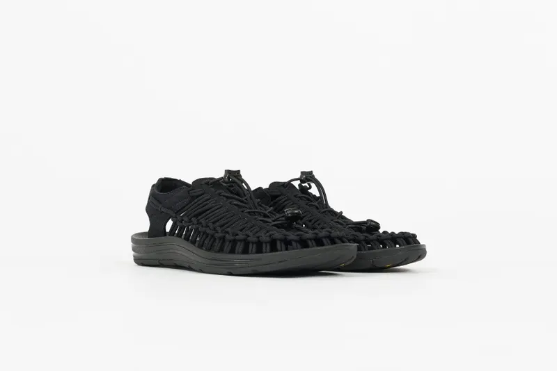 KEEN Uneek Monochrome “Black” (1014097)
