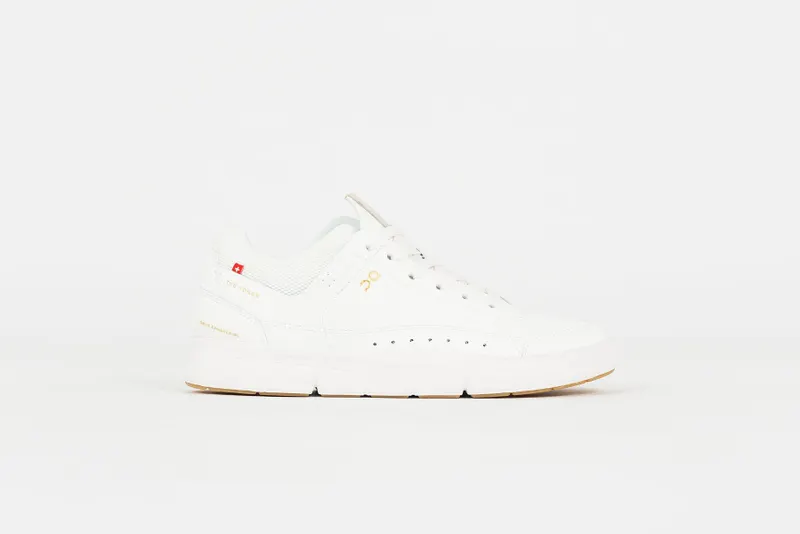 ON The Roger | Centre Court W “White” (48.99437)