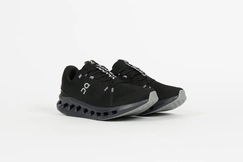 ON Cloudsurfer “Black” (3MD10420485)
