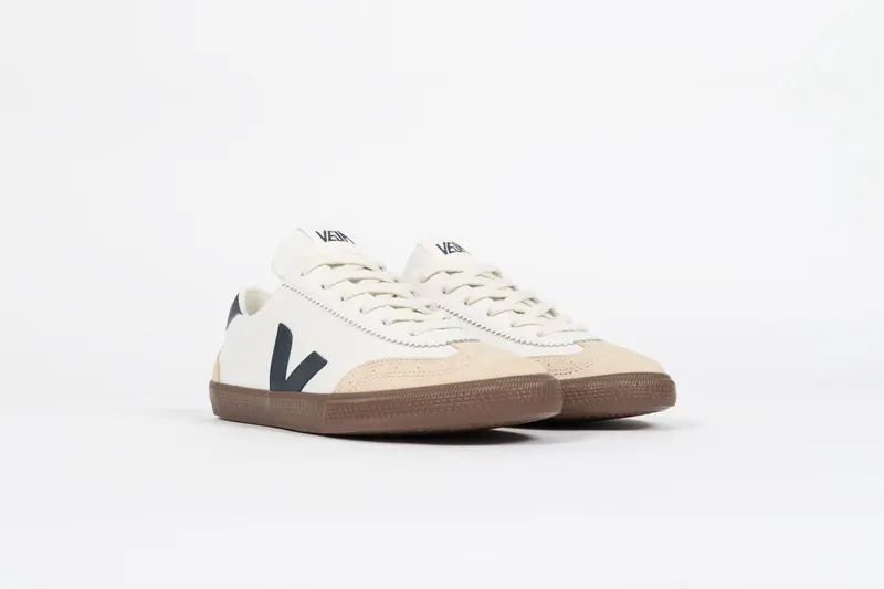 Veja Volley O.T. Leather “White/Navy / Sand” (VO2003531)