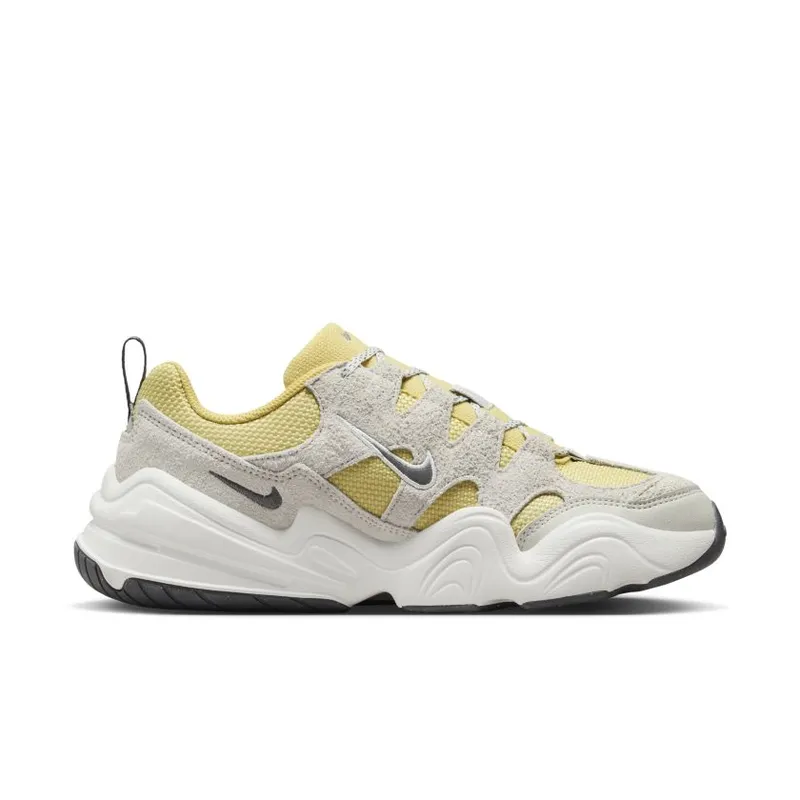 Nike Tech Hera WMNS ‘Saturn Gold’ (DR9761-700)