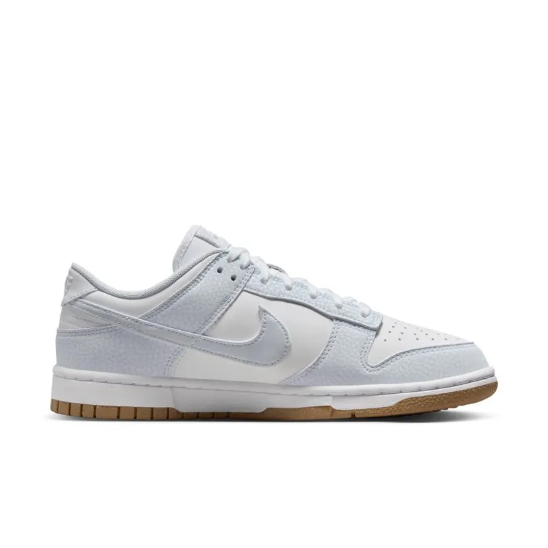 Nike Dunk Low WMNS ‘Football Grey’ – Next Nature (FN6345-100)