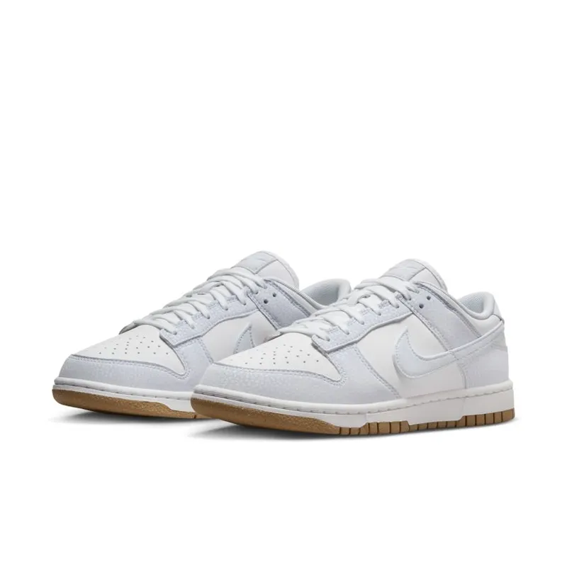 Nike Dunk Low WMNS ‘Football Grey’ – Next Nature (FN6345-100)
