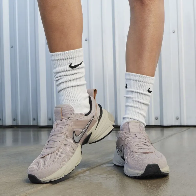 Nike V2K Run ‘Platinum Violet’ (FN6703-001)