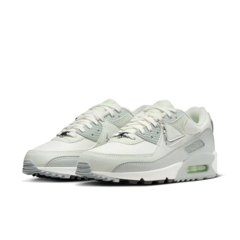 Nike Air Max 90 WMNS ‘Molten Metal’ – Next Nature (FN6948-100)