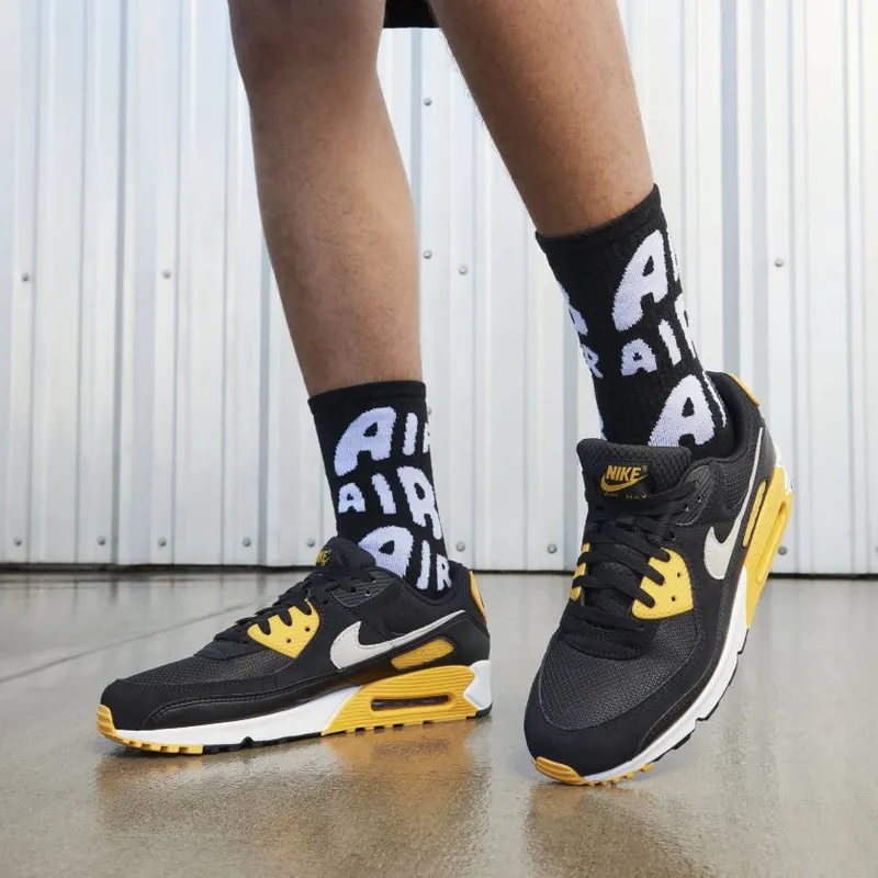 Nike Air Max 90 ‘Black & University Gold’ (FN6958-002)
