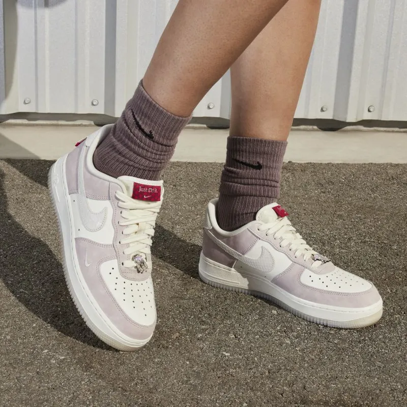 Nike Air Force 1 ’07 LX WMNS ‘Chinese New Year 2024’ (FZ5066-111)