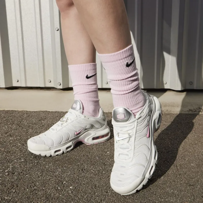 Nike Air Max Plus WMNS ‘Pink Rise’ (HF0107-100)