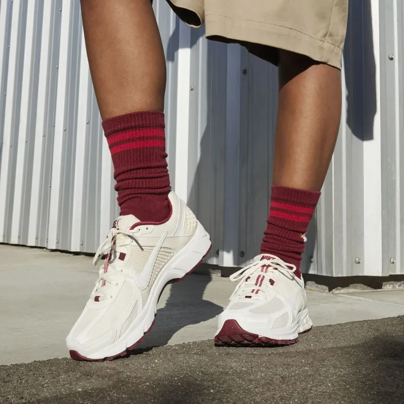 Nike Zoom Vomero 5 WMNS ‘Red Coconut Milk’ (HF0737-111)