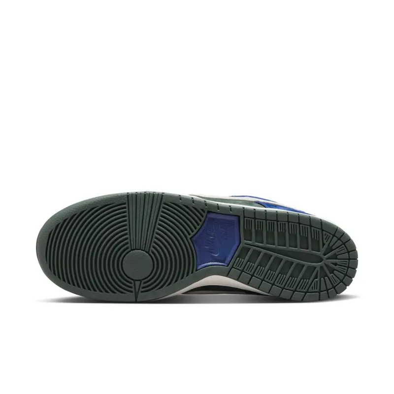 Nike SB Dunk Low ‘Deep Royal Blue’ (HF3704-400)