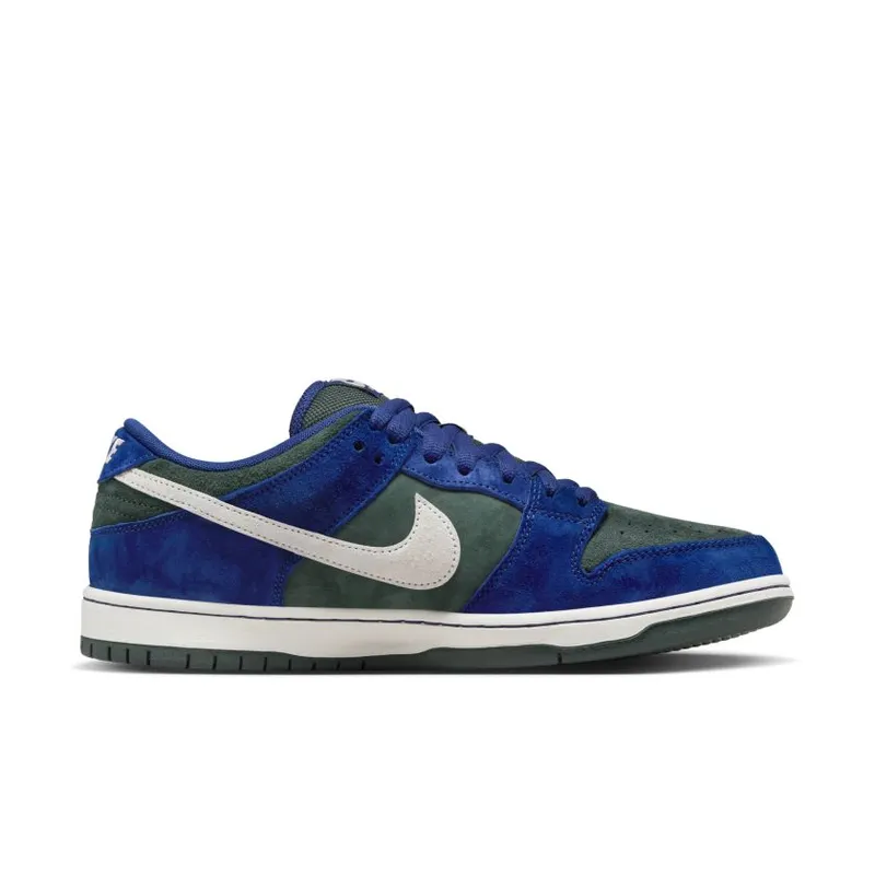Nike SB Dunk Low ‘Deep Royal Blue’ (HF3704-400)