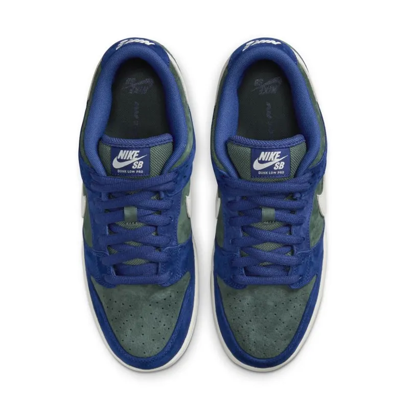 Nike SB Dunk Low ‘Deep Royal Blue’ (HF3704-400)