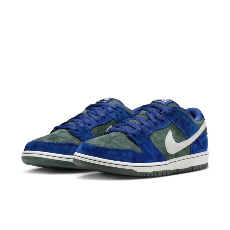 Nike SB Dunk Low ‘Deep Royal Blue’ (HF3704-400)