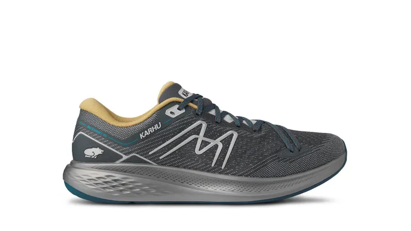 Karhu Men’s Synchron 2.0 – Turbulence / Pampas (F103007)