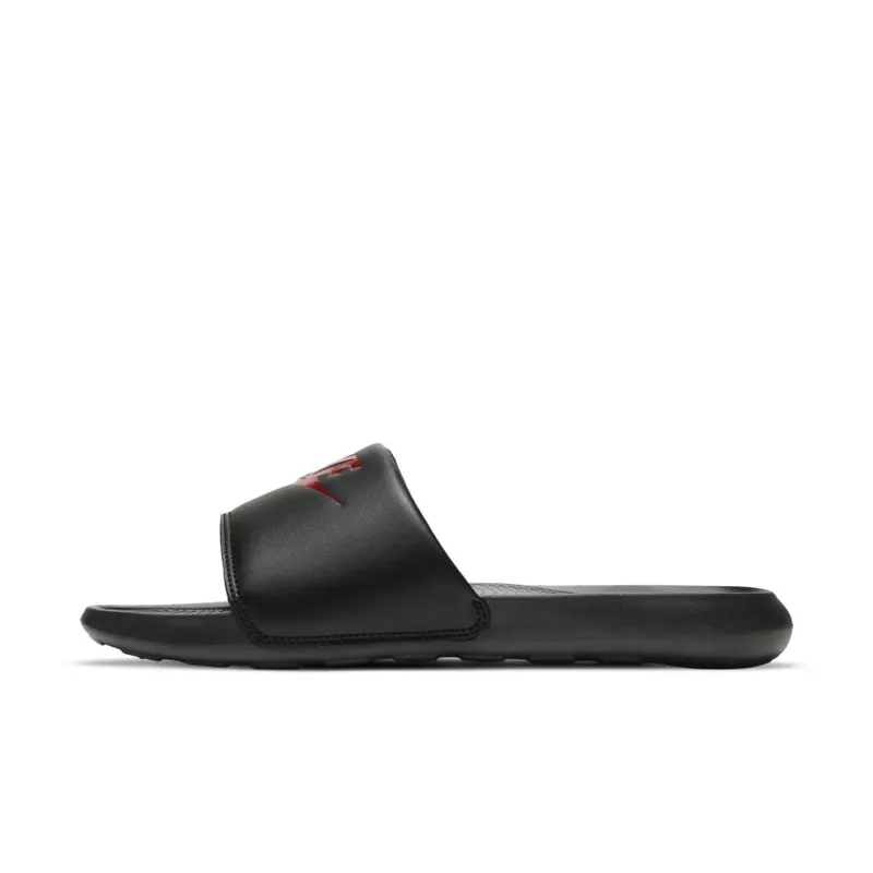 Nike Victori One ‘Black University Red’ (CN9675-004)