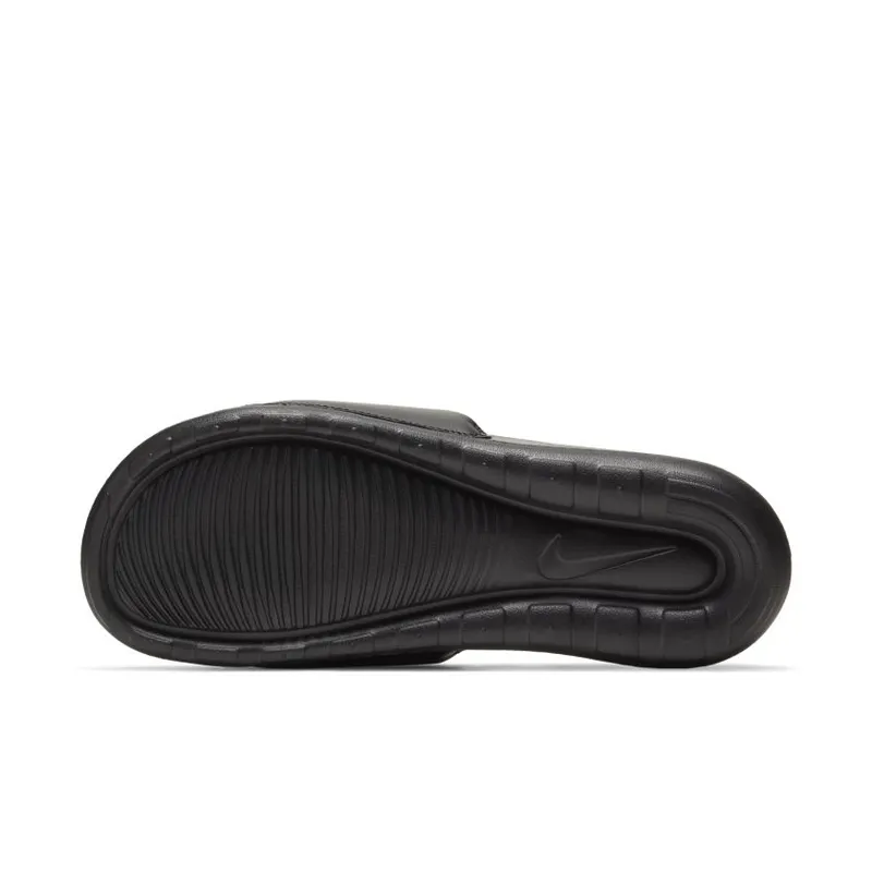 Nike Victori One ‘Black University Red’ (CN9675-004)
