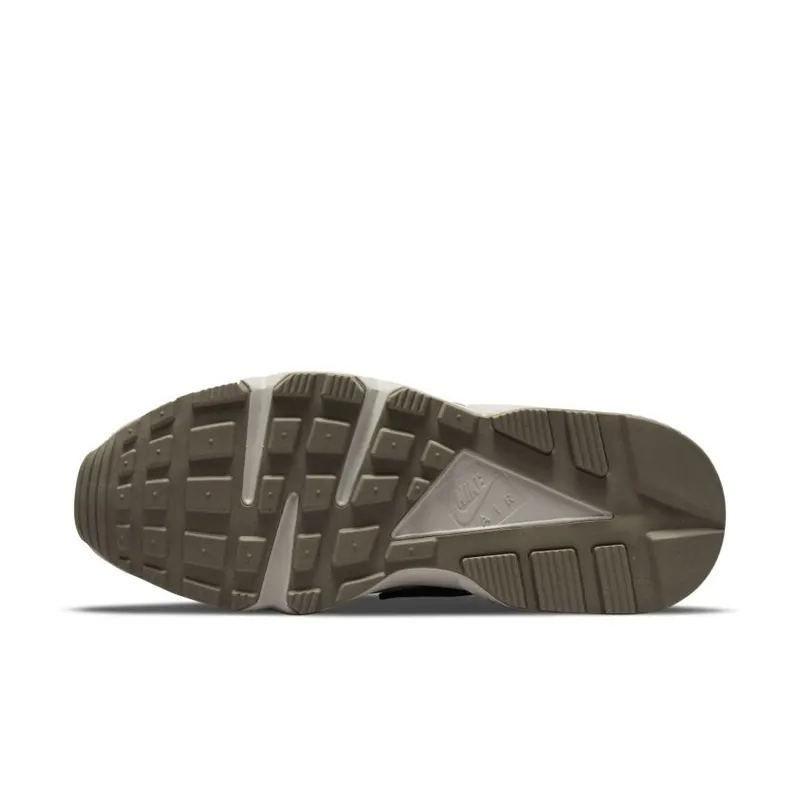 Nike Air Huarache ‘Madder Root’ (DQ9319-200)