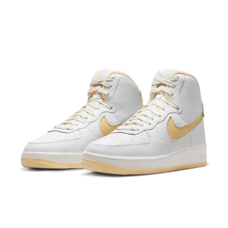 Air Force 1 Sculpt ‘Team Gold’ (DV7454-100)
