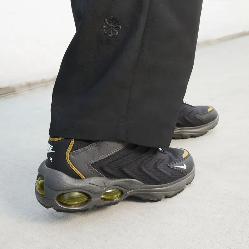Nike Air Max TW ‘Black Bronzine’ (FB9150-001)