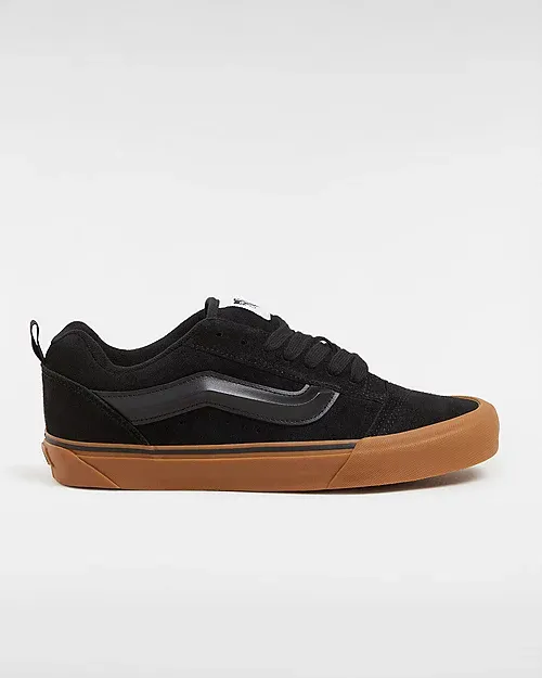 VANS Knu Skool Black/black/gum Zwart (VN000CS00I4)