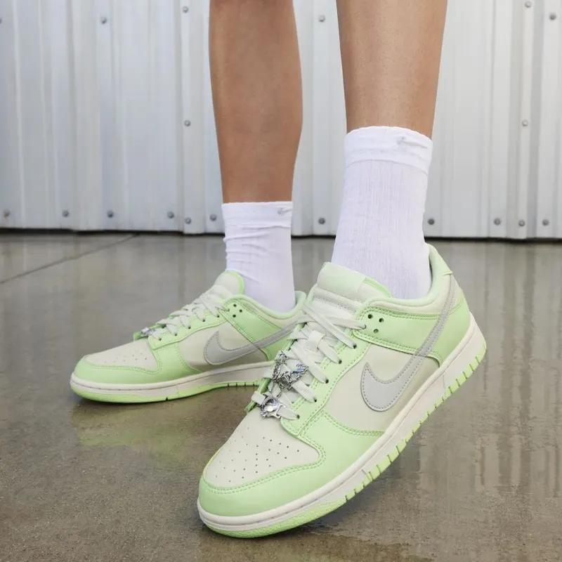 Nike Dunk Low SE WMNS Sea Glass (FN6344-001)