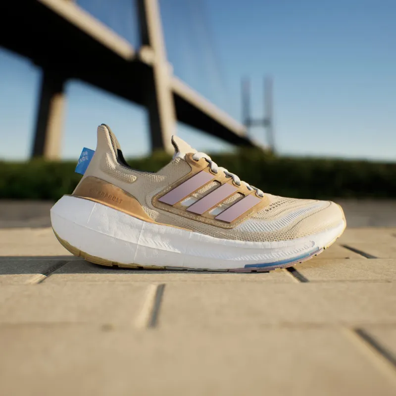 adidas Ultraboost Light (IE5834)