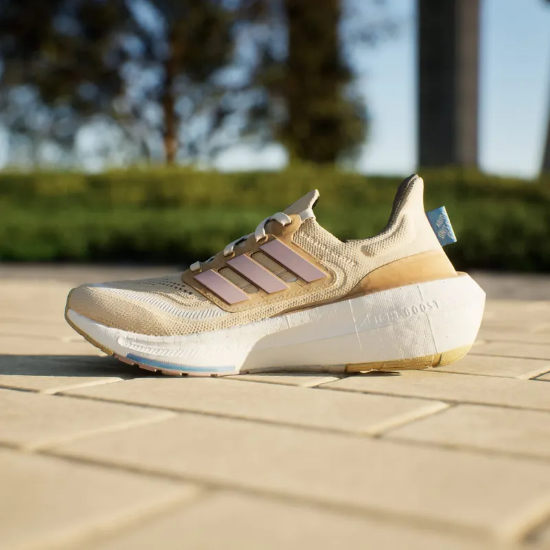 adidas Ultraboost Light (IE5834)