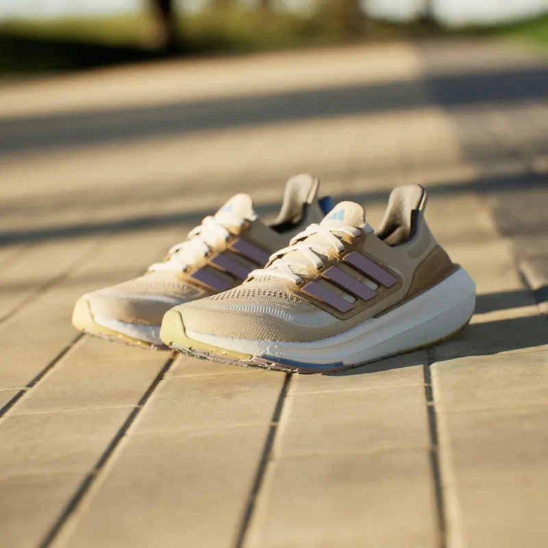 adidas Ultraboost Light (IE5834)