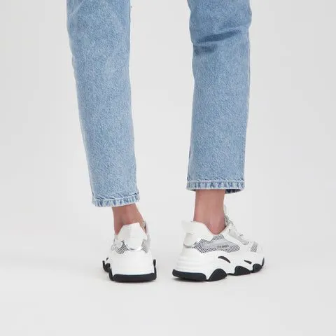 Steve Madden Possession-E Silver/White