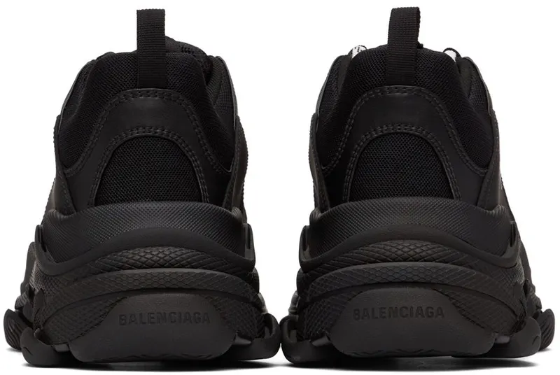 Balenciaga Black & White Triple S Sneaker 1000 BLACK (534217-W2CA1-1000)
