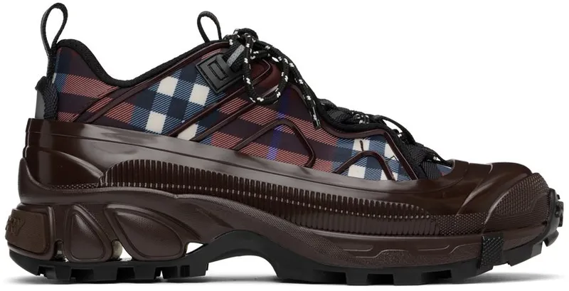Burberry Burgundy Check Arthur DEEP MAROON IP CHECK (8055586)