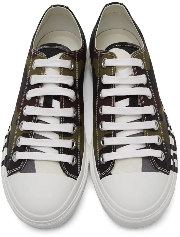 Burberry Green Camo Logo Print MANGROVE GREEN (8041895)
