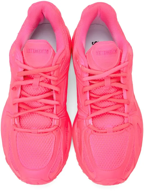 VETEMENTS Pink Reebok Edition Spike Runner 200 NEON PINK (UE51SN100P)