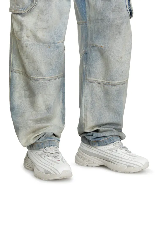 Diesel D-airspeed Low (Y03436P6907HA497 https://nl.diesel.com/en/sneakers/d-airspeed-low-multicolor/Y03436P6907HA497.htm)