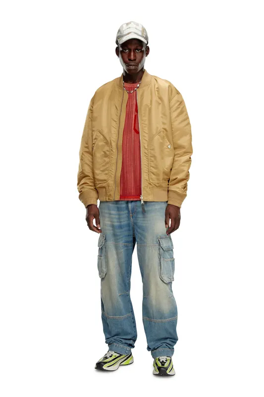 Diesel D-airspeed Low (Y03436P6909HA403 https://nl.diesel.com/en/sneakers/d-airspeed-low-multicolor/Y03436P6909HA403.htm)