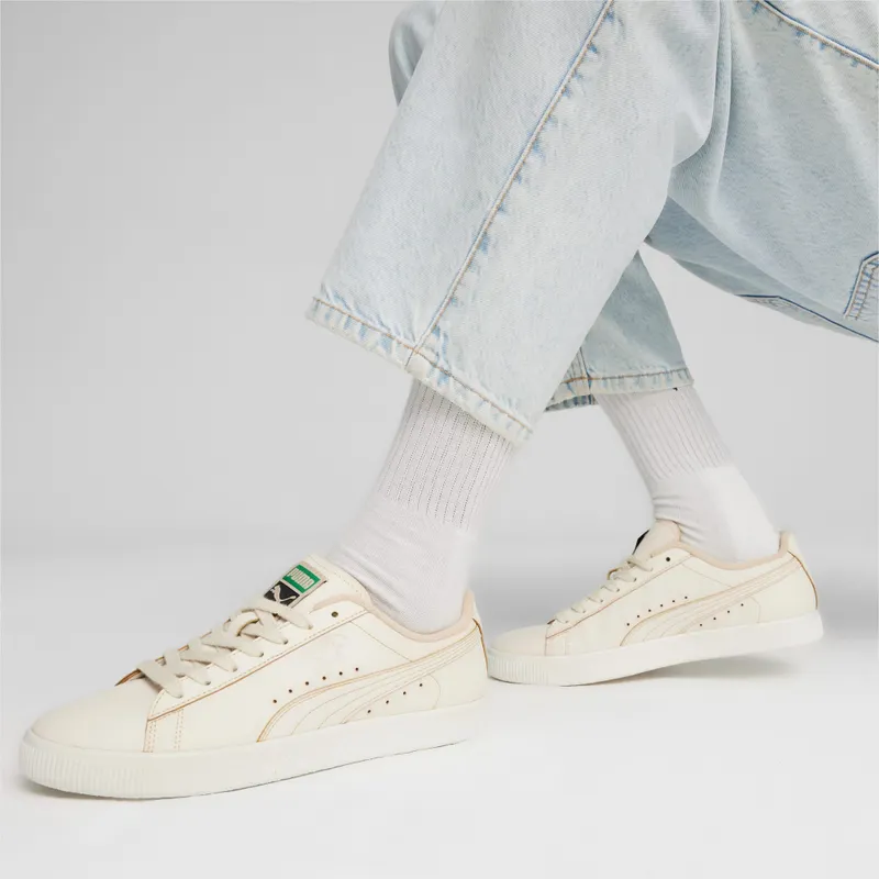 Puma Clyde Coffee Wit (397240-01)