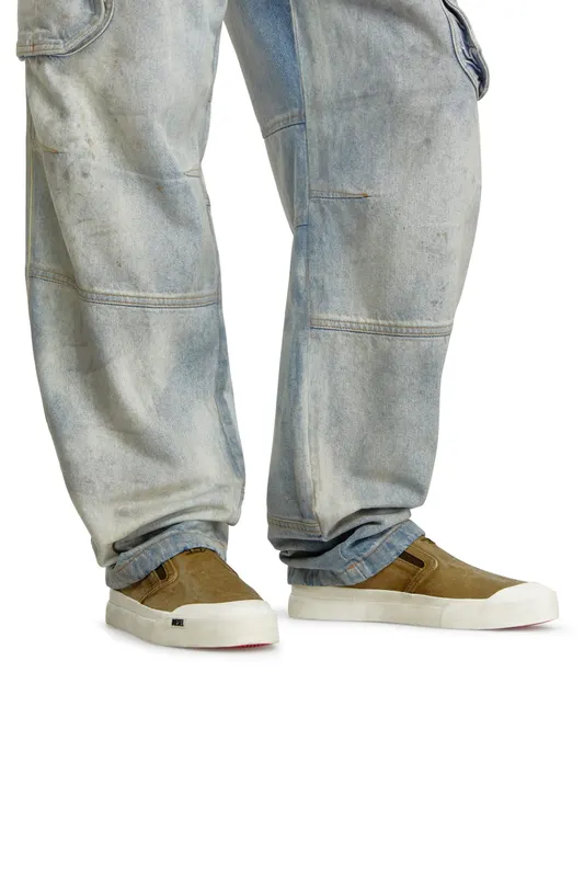 Diesel S-athos Slip On (Y03268P6955T7429 https://nl.diesel.com/en/sneakers/s-athos-slip-on-brown/Y03268P6955T7429.htm)