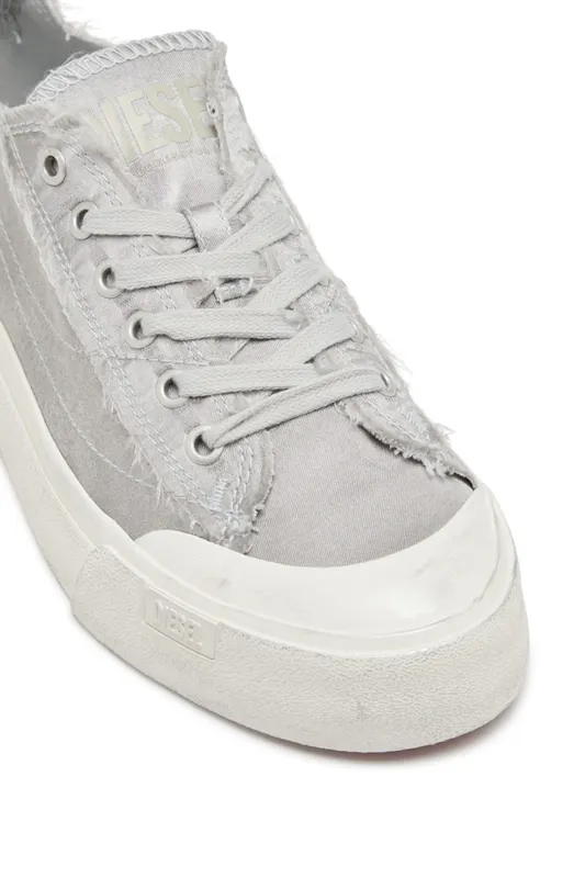 Diesel S-athos Low W (Y03335P6956T9002 https://nl.diesel.com/en/sneakers/s-athos-low-w-grey/Y03335P6956T9002.htm)