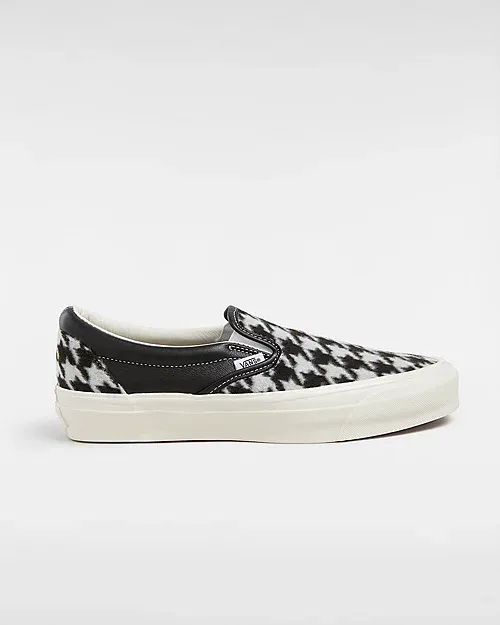 VANS Premium Slip-on 98 Zwart (VN000CSEBLK)