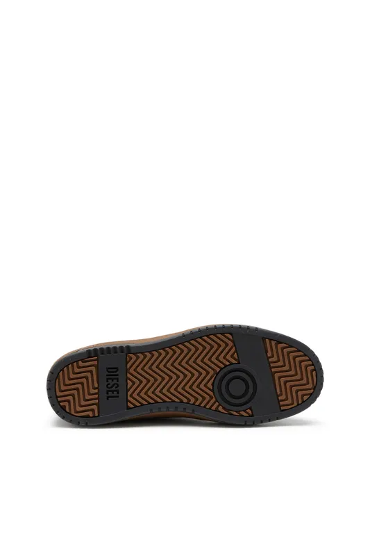 Diesel S-ukiyo V2 Low (Y03363P6889T8013 https://nl.diesel.com/en/sneakers/s-ukiyo-v2-low-black/Y03363P6889T8013.htm)
