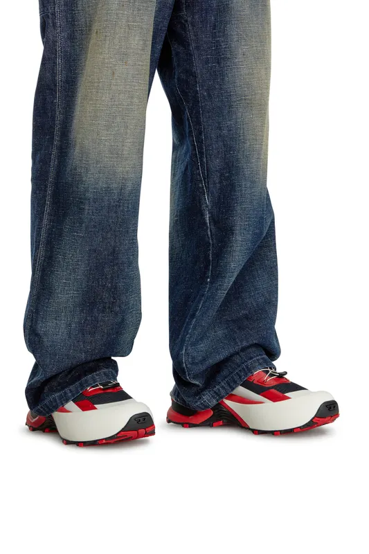 Diesel D-cage Runner (Y03444P6918HA495 https://nl.diesel.com/en/sneakers/d-cage-runner-multicolor/Y03444P6918HA495.htm)