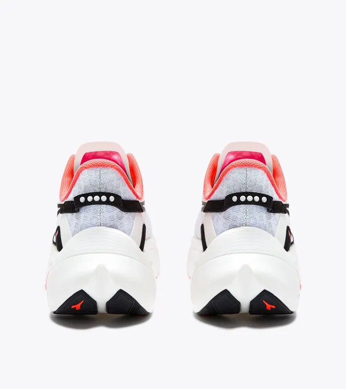 Diadora Frequenza W Black / White / Peach Fluo (101.180249_C8990)