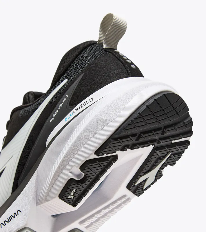 Diadora Mythos Blushield Vigore 3 W Black / White (c7406) (101.180679_C7406)