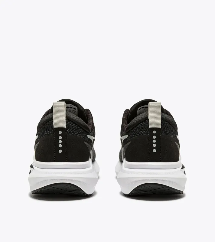 Diadora Mythos Blushield Vigore 3 Wide W Black / White (c7406) (101.181033_C7406)