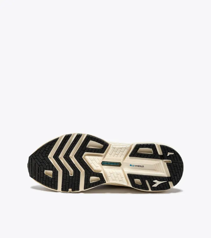 Diadora Mythos Blushield Volo 4 W 2030 Silver / Whisper White / Black (101.180226_D1053)