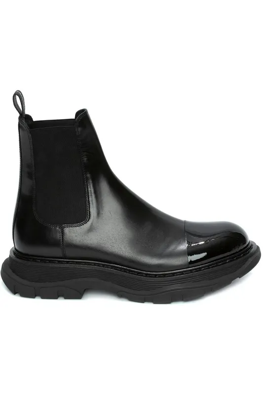 Alexander McQueen Shiny Toecap Tread Chelsea Boot Black (610814WHXH81000)